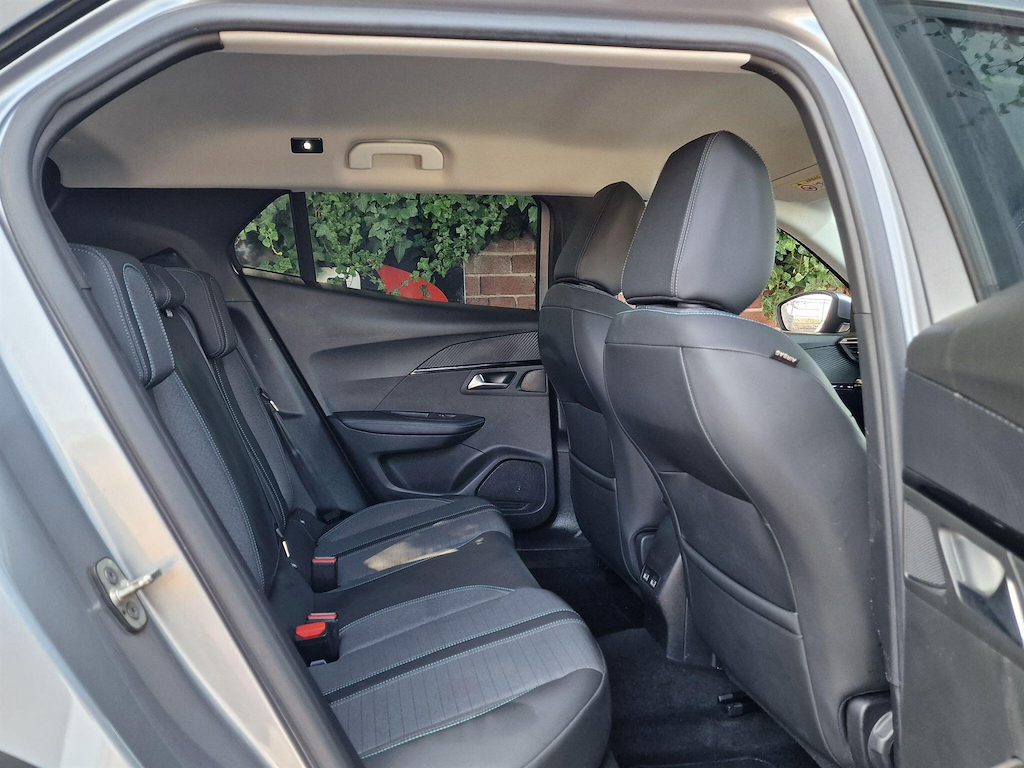 Peugeot 2008 1.2 Puretech Allure Premium Blue #15