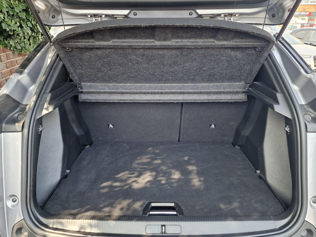 Peugeot 2008 1.2 Puretech Allure Premium Blue #17