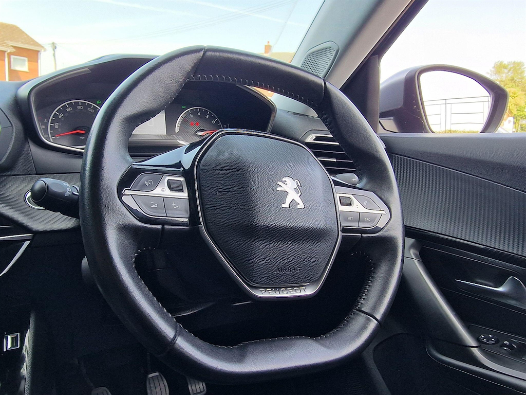 Peugeot 2008 1.2 Puretech Allure Premium Blue #31