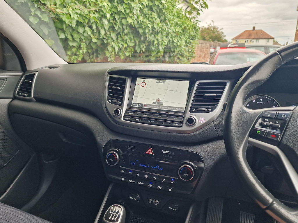 Hyundai Tucson 1.6L Se Nav White #22