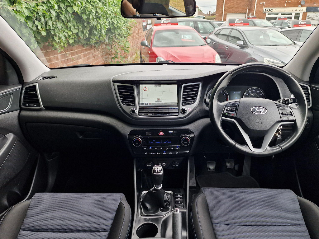 Hyundai Tucson 1.6L Se Nav White #18