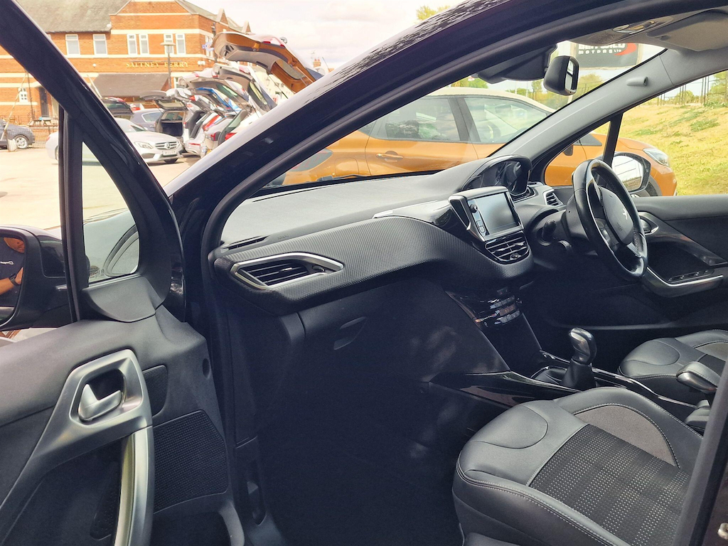 Peugeot 2008 1.2 Puretech 82 Allure Grey #32