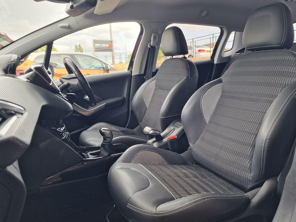 Peugeot 2008 1.2 Puretech 82 Allure Grey #20
