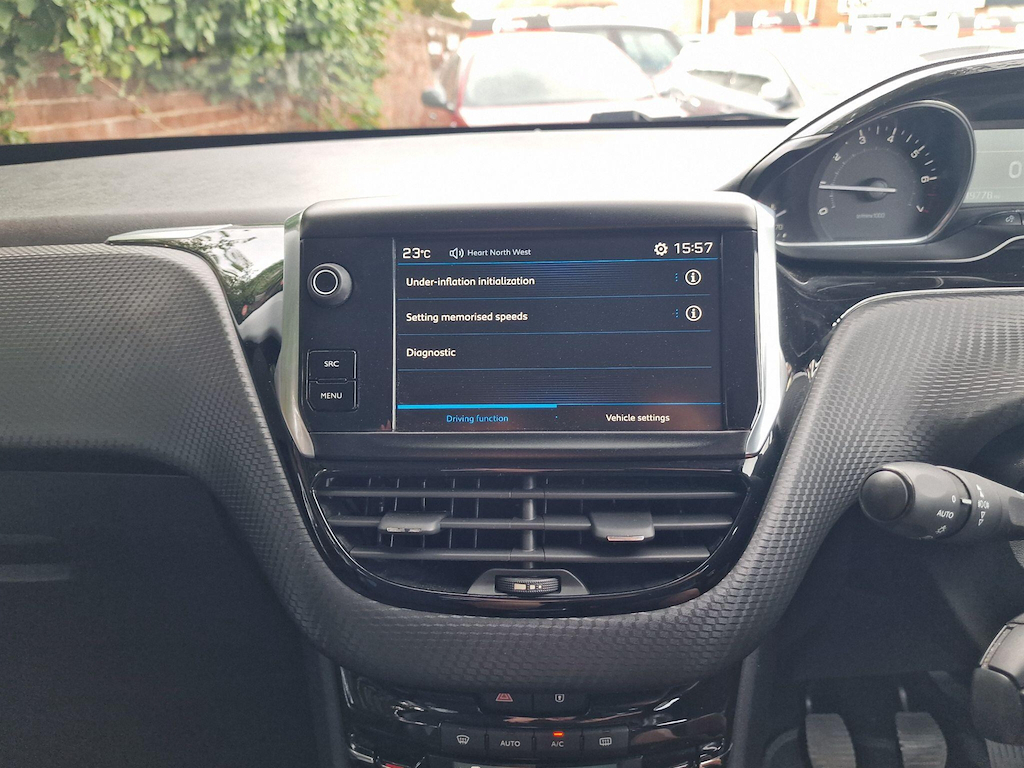 Peugeot 2008 1.2 Puretech 82 Allure Grey #26