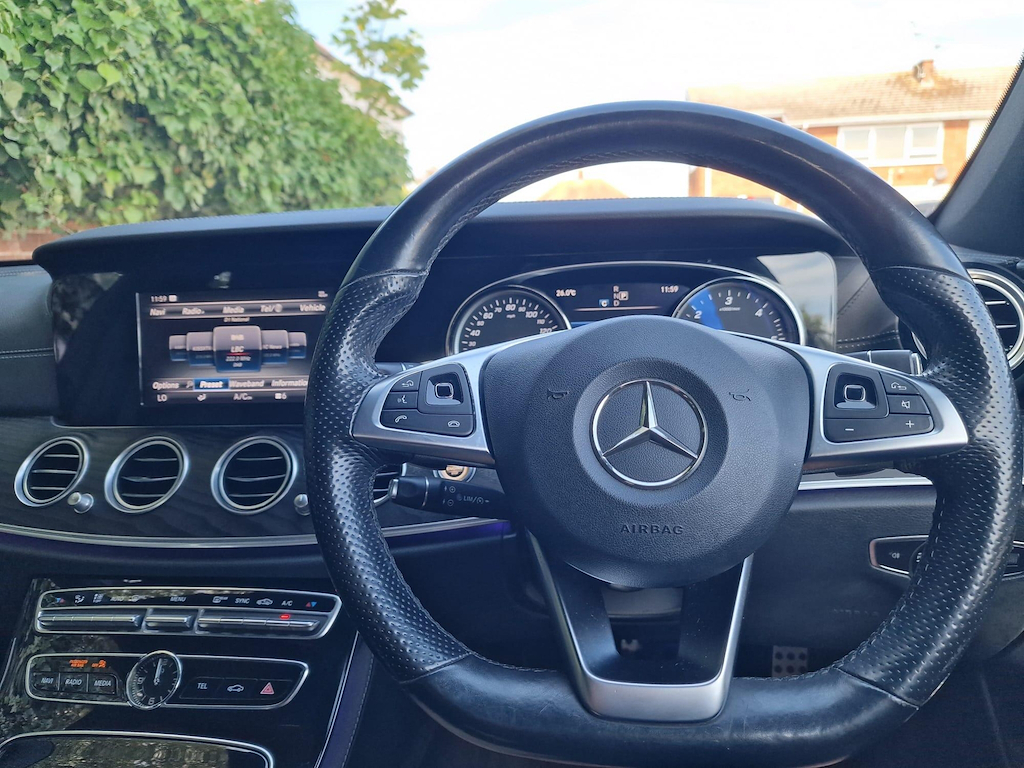 Mercedes-Benz E Class Se Bluetec 147 Bhp 9G Tronic Saloon Black Eur Black #21