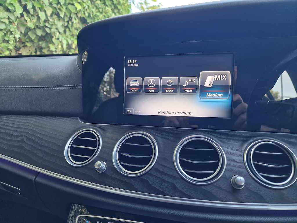 Mercedes-Benz E Class Se Bluetec 147 Bhp 9G Tronic Saloon Black Eur Black #24