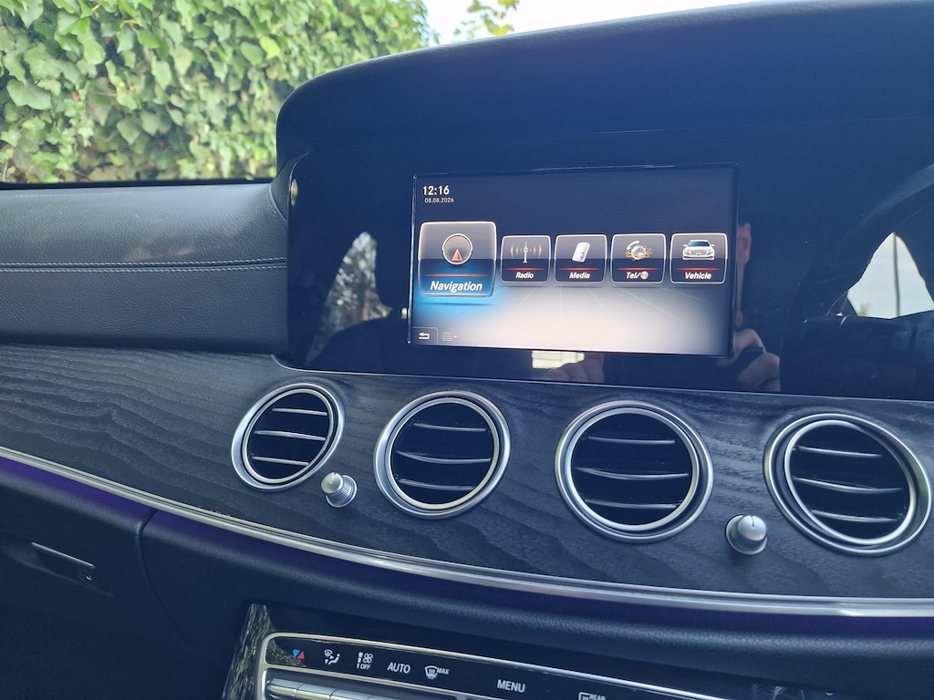 Mercedes-Benz E Class Se Bluetec 147 Bhp 9G Tronic Saloon Black Eur Black #23