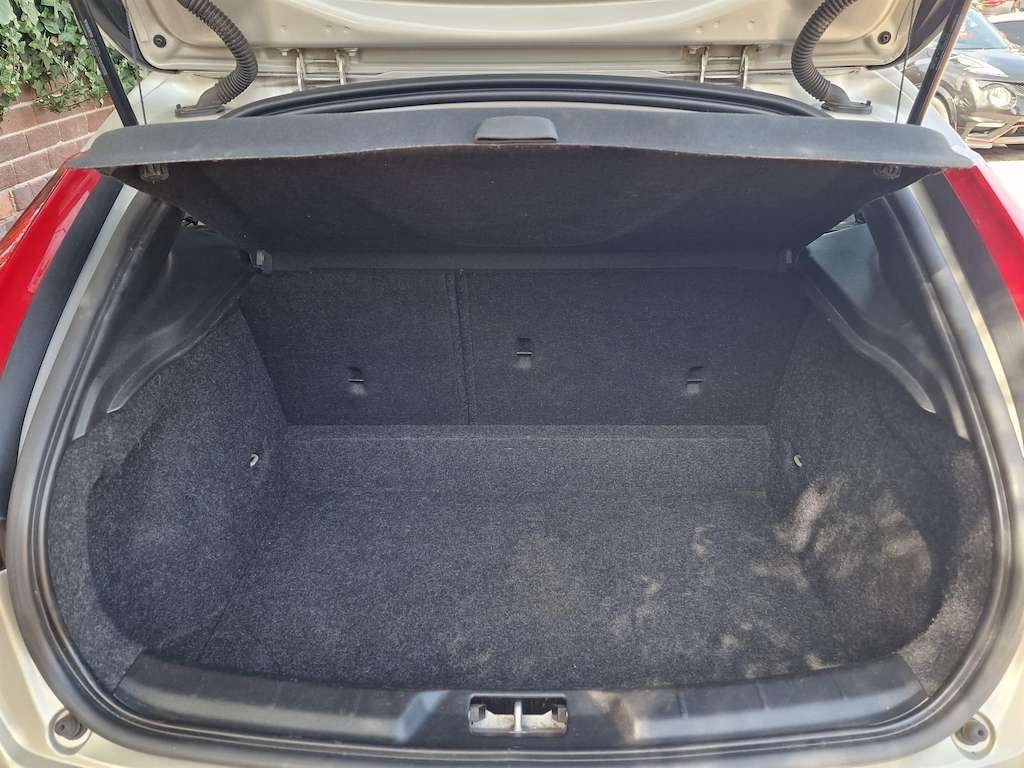 Volvo V40 Cross Country D2 Automatic Grey #19