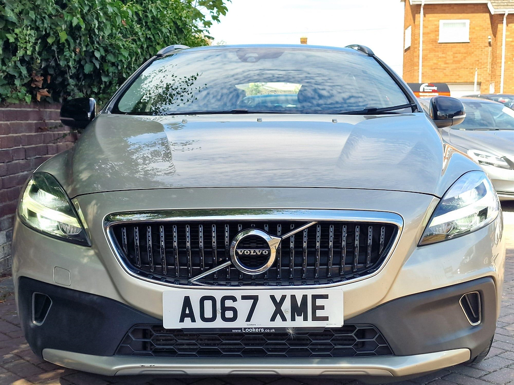 Volvo V40 Cross Country 1.5 T3 Nav Plus Euro 6 Ss Gold #6