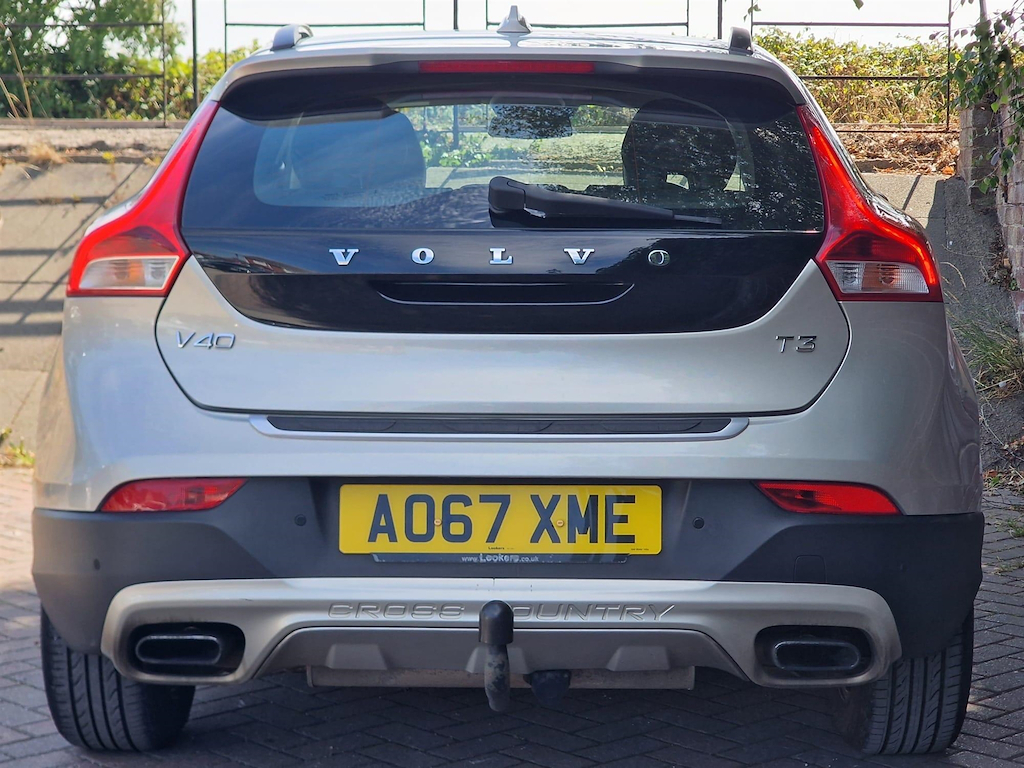 Volvo V40 Cross Country 1.5 T3 Nav Plus Euro 6 Ss Gold #5