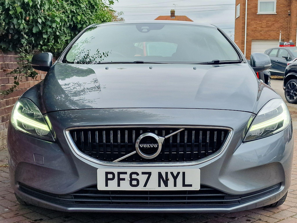Volvo V40 2.0 T2 Momentum Euro 6 Ss PF67NYL Grey #6