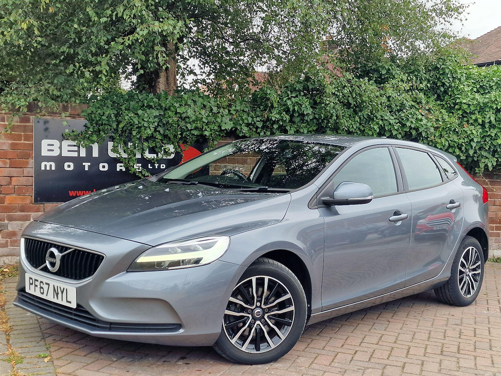 Volvo V40 2.0 T2 Momentum Euro 6 Ss Grey