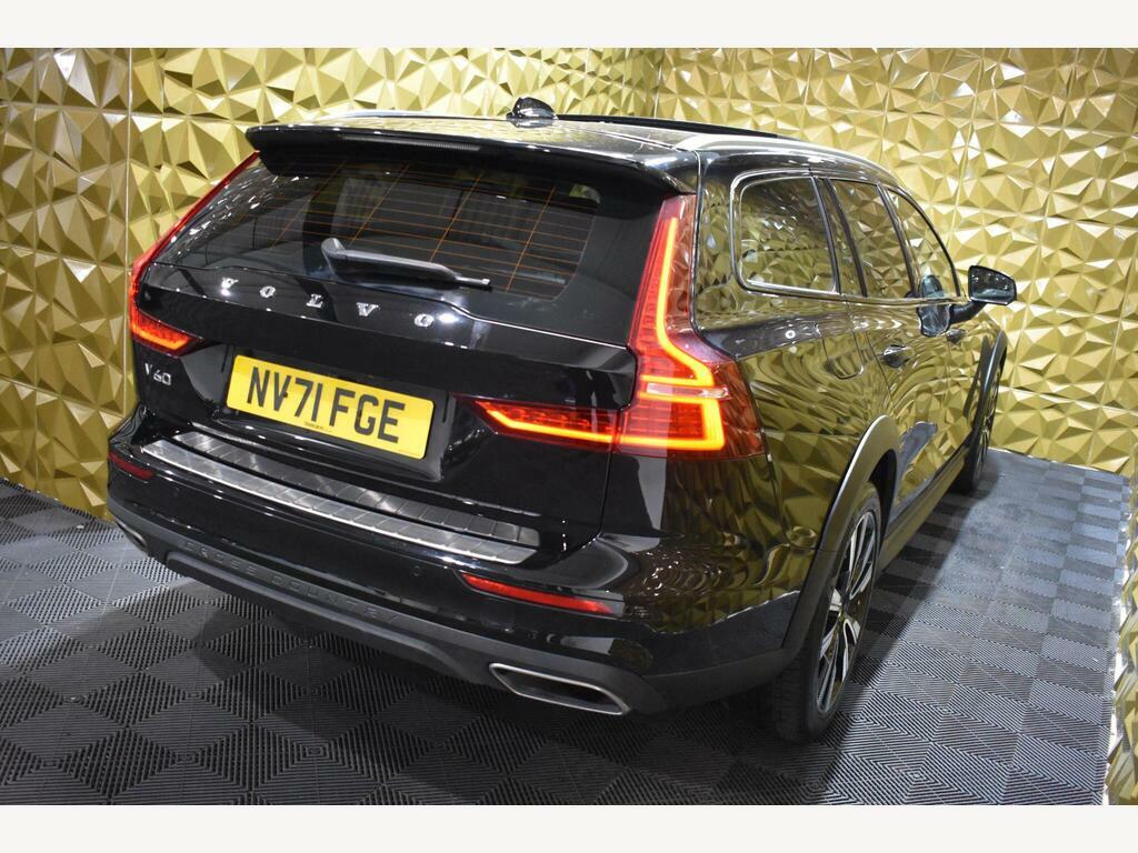 Volvo V60 Cross Country 2.0 B5 Mhev Awd Euro 6 S S Black #4
