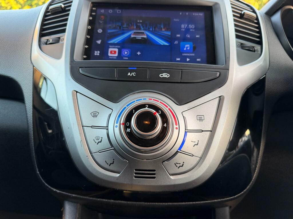 Hyundai Ix20 1.4 Style Hatchback Euro 5 90 B White #22