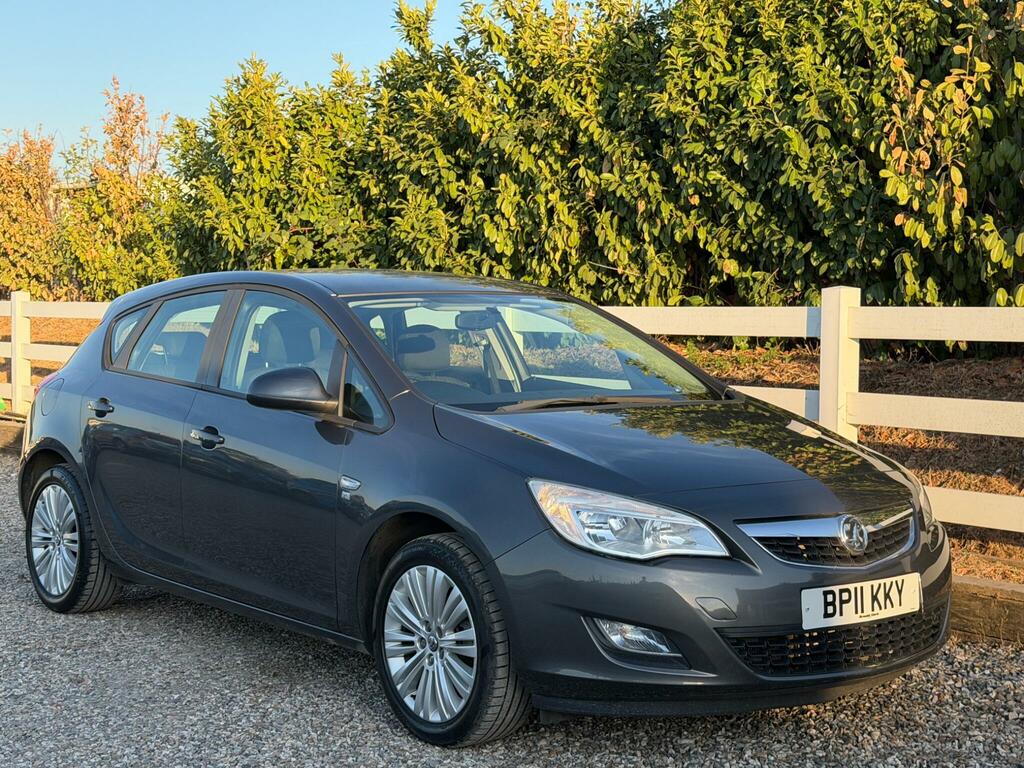 Vauxhall Astra 1.4T 16V Elite Hatchback Euro 5 Black #7
