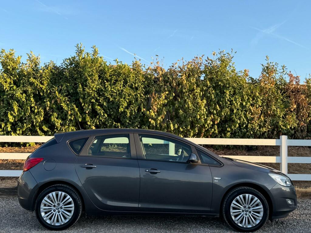 Vauxhall Astra 1.4T 16V Elite Hatchback Euro 5 Black #12