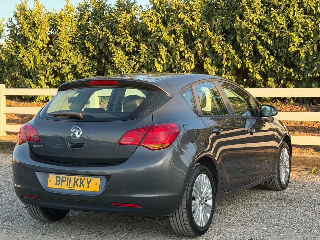 Vauxhall Astra 1.4T 16V Elite Hatchback Euro 5 Black #14