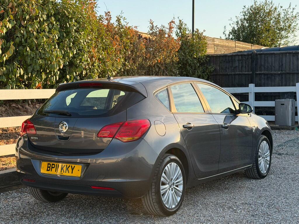 Vauxhall Astra 1.4T 16V Elite Hatchback Euro 5 Black #13
