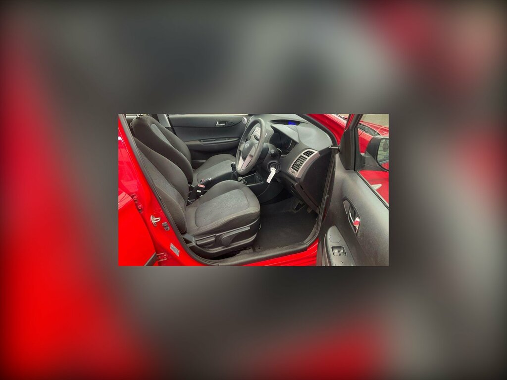 Hyundai I20 1.2 Classic Hatchback Euro 5 77 Red #3