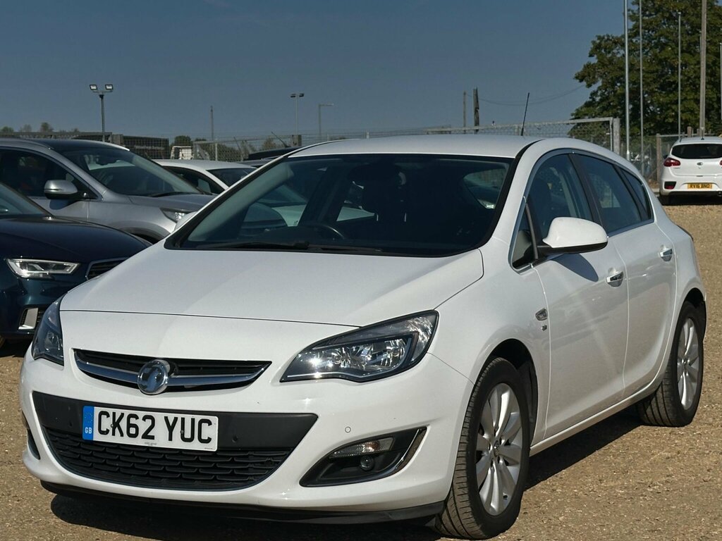 Vauxhall Astra 2.0 Cdti Ecoflex Elite Hatchback White #2