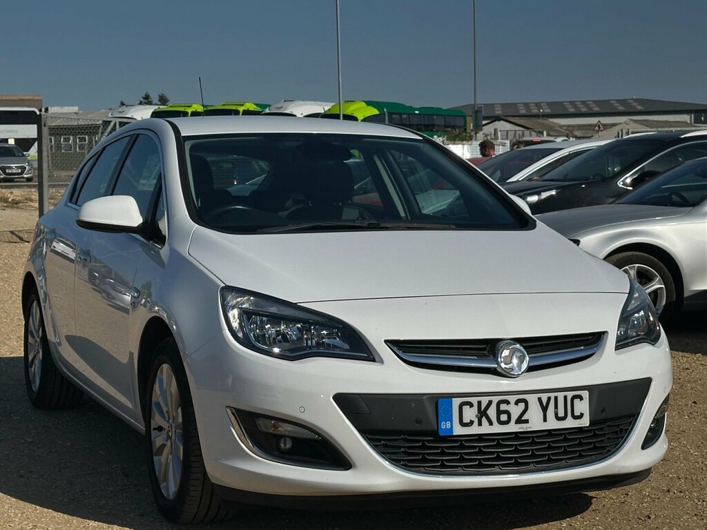 Vauxhall Astra 2.0 Cdti Ecoflex Elite Hatchback White