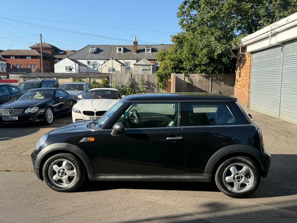 Mini Hatch 1.6 One Steptronic Euro 5 EO10XZL Black #5