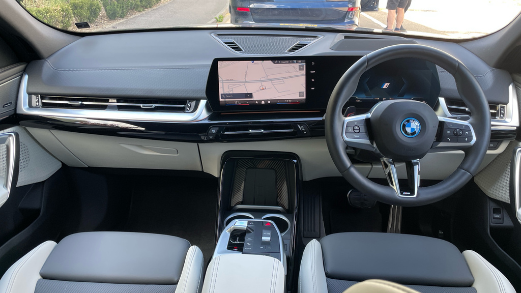 BMW iX2 230Kw Xdrive30 M Sport 65Kwh Grey #4