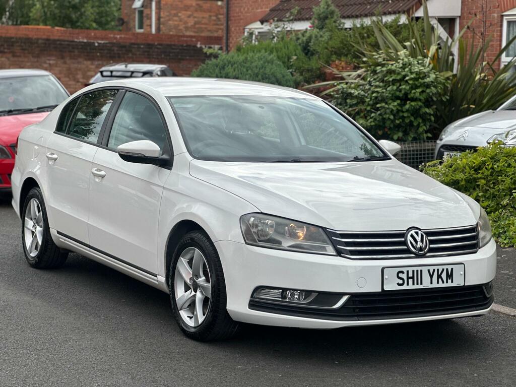 Volkswagen Passat S White #3