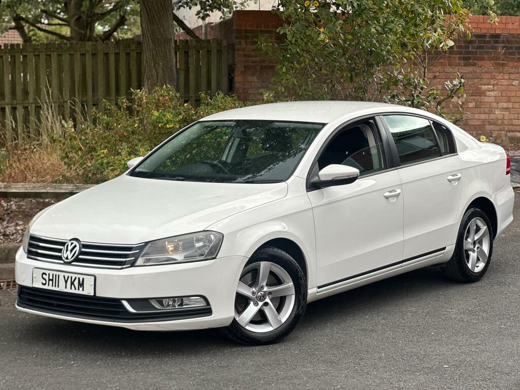 Volkswagen Passat S White #5