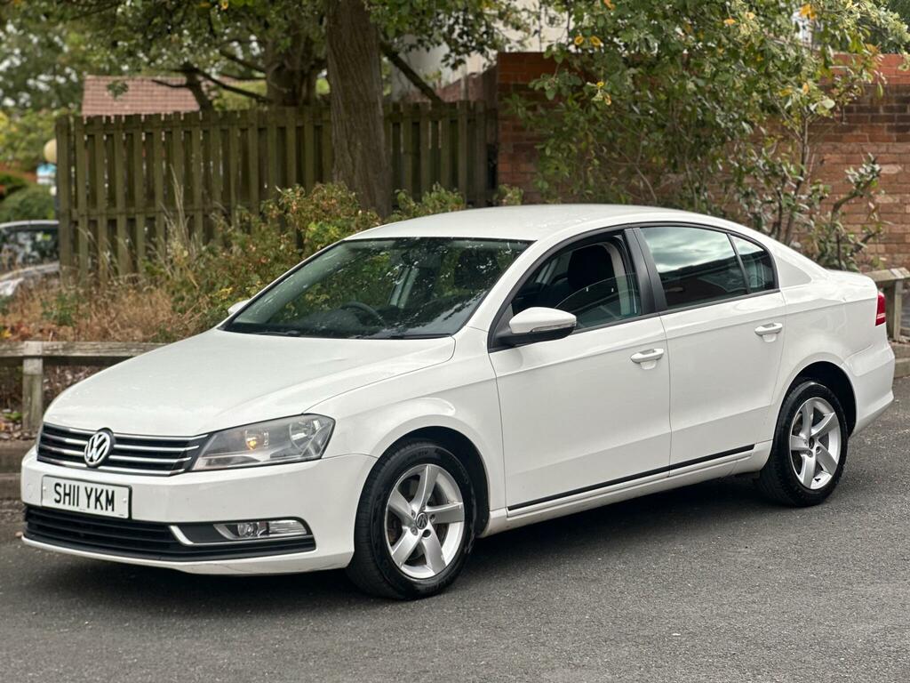 Volkswagen Passat S White #6