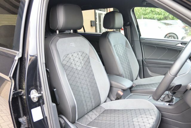 Volkswagen Tiguan Allspace 1.5 Tsi R-line Dsg Black #2