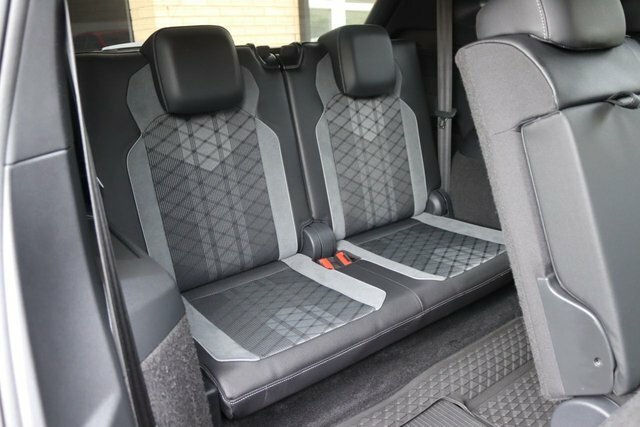Volkswagen Tiguan Allspace 1.5 Tsi R-line Dsg Black #4