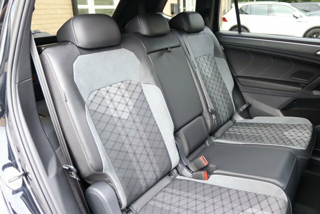 Volkswagen Tiguan Allspace 1.5 Tsi R-line Dsg Black #3