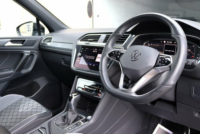 Volkswagen Tiguan Allspace 1.5 Tsi R-line Dsg Black #2