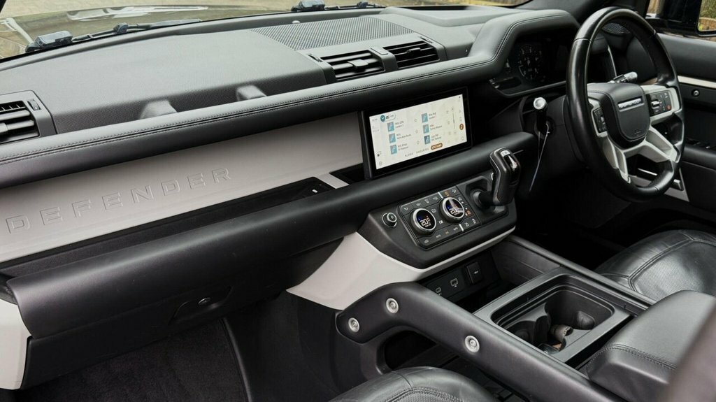 Land Rover Defender 110 2.0D 240Se Green #19
