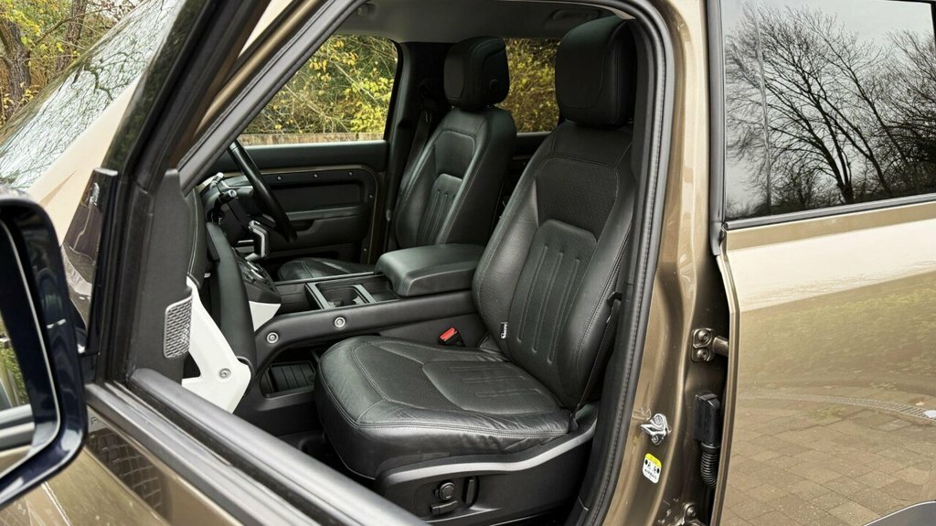 Land Rover Defender 110 2.0D 240Se Green #18