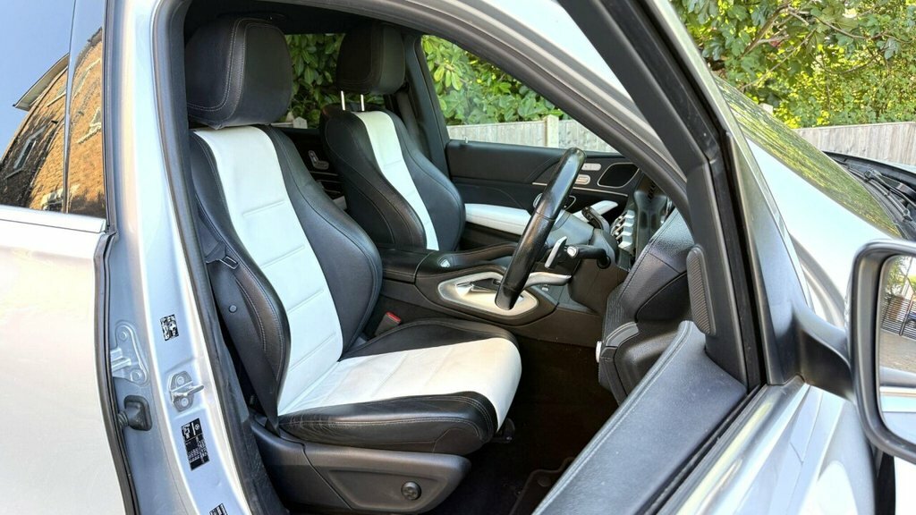 Mercedes-Benz GLE Class 2019 2.9 Gle350d Amg Line Premium G-tronic 4Mati Silver #2