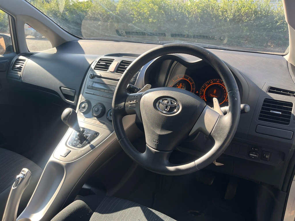 Toyota Auris 1.6 Tr Vvt-i Mm 122 Bhp Silver #11