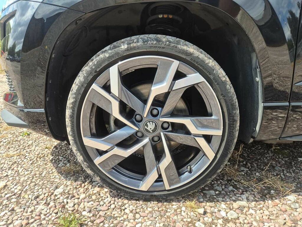 Skoda Karoq 1.5 Tsi Sportline Edition OE25DLF Black #5