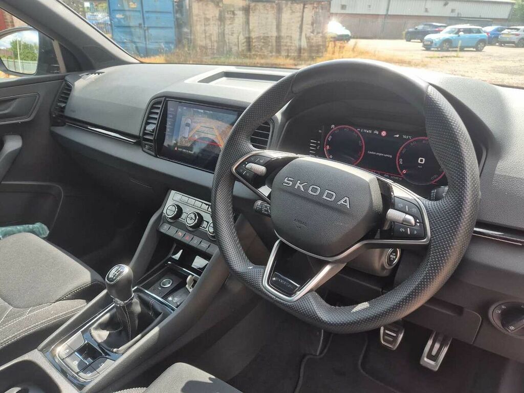 Skoda Karoq 1.5 Tsi Sportline Edition OE25DLF Black #6