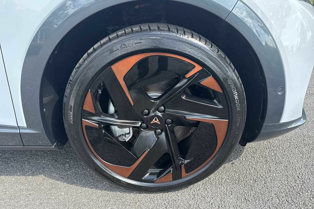 Cupra Tavascan 250Kw Vz1 77Kwh Awd White #5