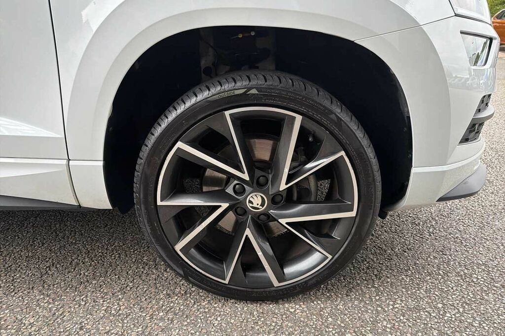 Skoda Karoq 1.5 Tsi Sport Line Dsg YD70HLY White #5