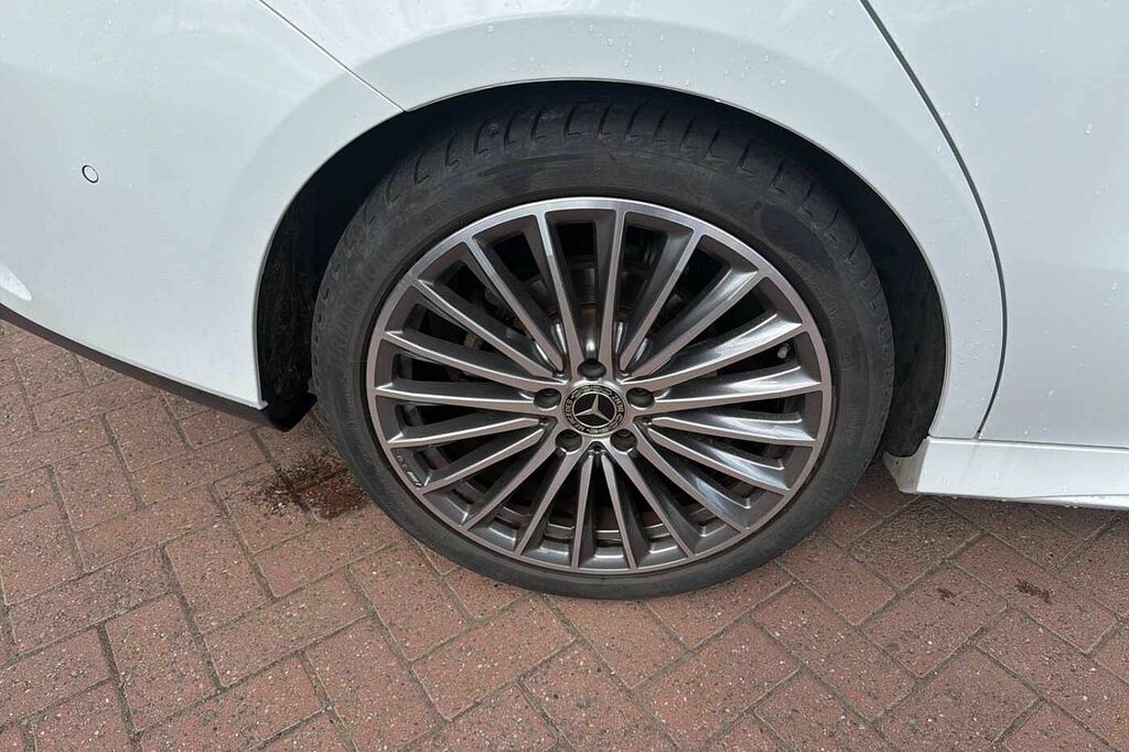Mercedes-Benz CLA Class 200 Amg Line Premium Tip White #5