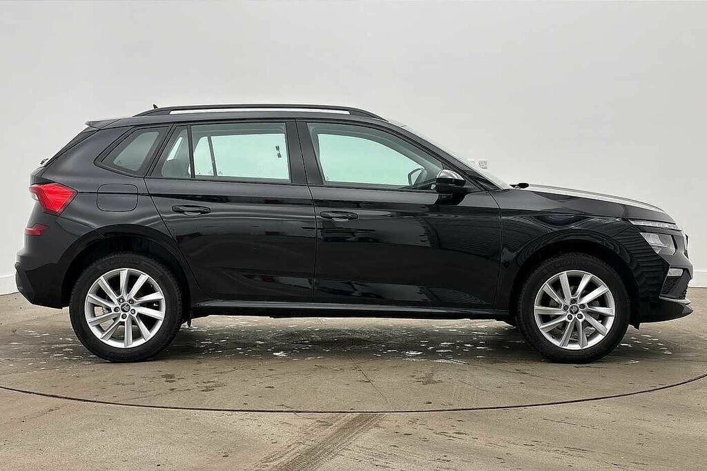 Skoda Kamiq 1.0 Tsi 95 Se Edition Black #4