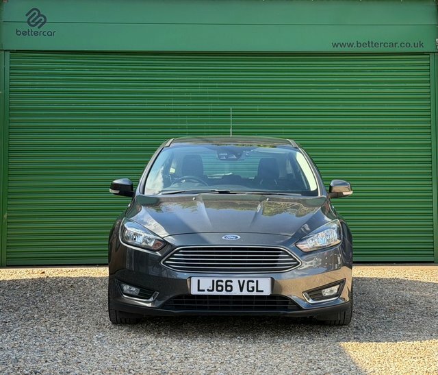 Ford Focus Ecoboost Titanium Hatchback Grey #2