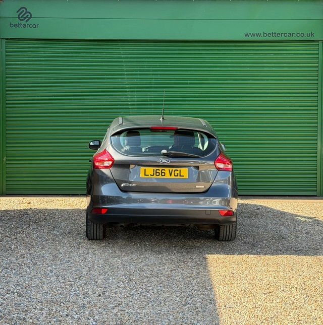 Ford Focus Ecoboost Titanium Hatchback Grey #5
