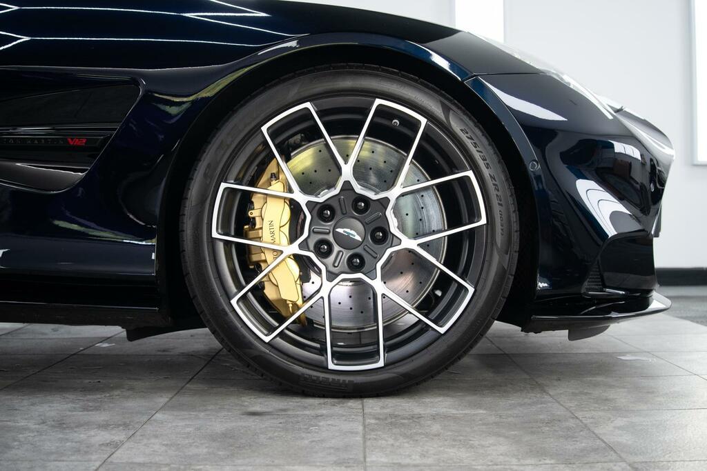 Aston Martin Vanquish Automatic Black #4
