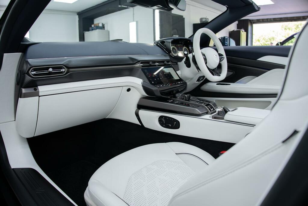 Aston Martin Vanquish Automatic Black #6