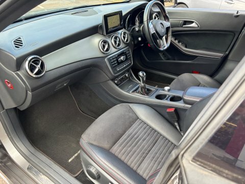 Mercedes-Benz CLA Class 2.1 Cla220 Cdi Amg Sport 170 Bhp Purple #12