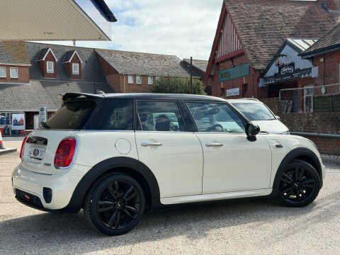 Mini Hatch Cooper White #2